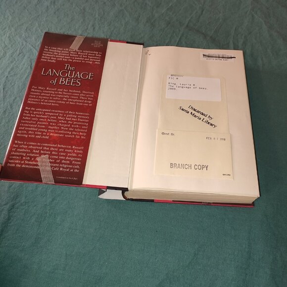 Sherlock Holmes Mary Russel Language of Bees Laurie R King Mystery book Academia - Picture 4 of 10